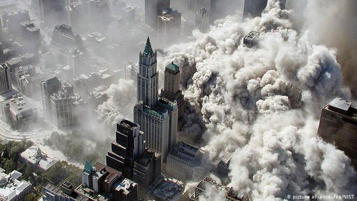 Ve Francii vyšla učebnice dějepisu, která naznačuje, že teroristické útoky v USA z 11. září 2001 byly „organizované CIA“!