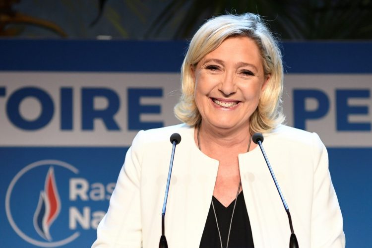 Kam se ztratilo více než milion hlasů pro Marine le Penovou? (VIDEO)