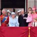 LONDON, ENGLAND - JUNE 17.2017:  Camilla, Duchess of Cornwall, Prince Charles, Prince of Wales, Princess Eugenie of York, Queen Elizabeth II, Princess Beatrice of York, Prince Philip, Duke of Edinburgh, Princess Charlotte of Cambridge, Catherine, Duchess of Cambridge, Prince George of Cambridge and Prince William, Duke of Cambridge stand on the balcony of Buckingham Palace during the Trooping the Colour parade on June 17, 2017 in London, England.  (Photo by James Devaney/WireImage)