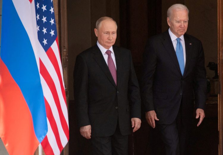 FILE PHOTO: U.S. President Joe Biden and Russia's President Vladimir Putin arrive for the U.S.-Russia summit at Villa La Grange in Geneva, Switzerland June 16, 2021. Saul Loeb/Pool via REUTERS/File Photo