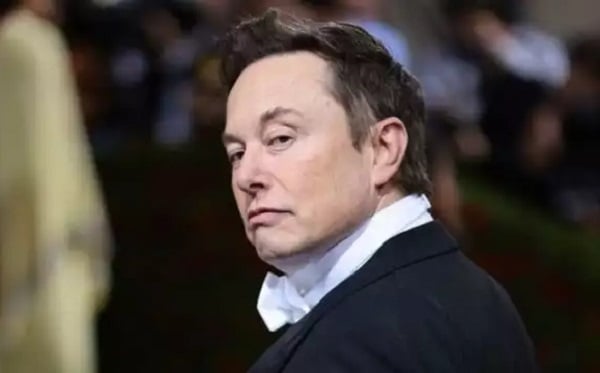 Koho hovorcom je Elon Musk?