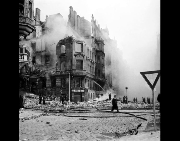 HISTORIE: Před 78 lety bombardovali Američané Prahu. Zahynulo přes 700 lidí