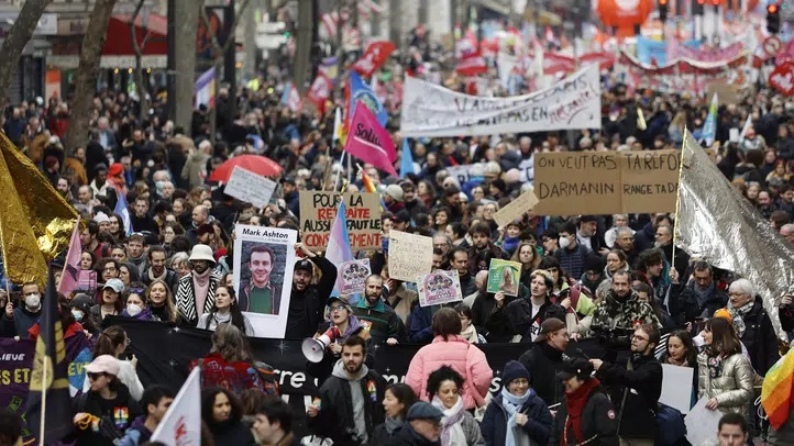 Francouzi znovu v ulicích. Včera protestovalo skoro milion lidí
