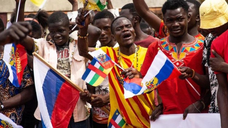 Obyvatelia Bangui, hlavného mesta Stredoafrickej republiky vyšli do ulíc vyjadriť vďaku Rusku