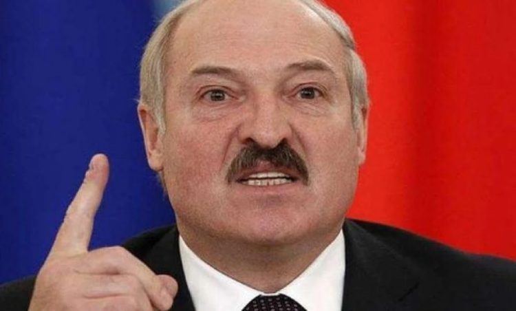 Lukašenko prijal tvrdé zákony, ktoré pre politikov a úradníkov požadujú aj slovenskí a českí občania