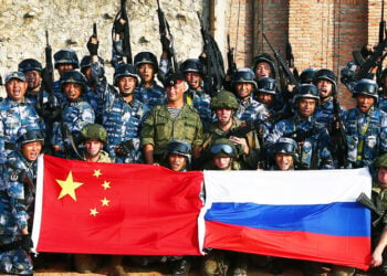 ZHANJIANG, Sept. 13, 2016 (Xinhua) -- Chinese and Russian marines pose for photos during a joint naval drill in Zhanjiang, south China's Guangdong Province, Sept. 13, 2016. China and Russia started ''Joint Sea 2016'' drill off Guangdong Province in the South China Sea on Tuesday.  (Xinhua/Zha Chunming) (zhs) (Credit Image: В© Zha Chunming/Xinhua via ZUMA Wire)