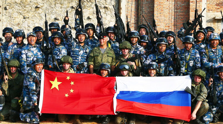 ZHANJIANG, Sept. 13, 2016 (Xinhua) -- Chinese and Russian marines pose for photos during a joint naval drill in Zhanjiang, south China's Guangdong Province, Sept. 13, 2016. China and Russia started ''Joint Sea 2016'' drill off Guangdong Province in the South China Sea on Tuesday.  (Xinhua/Zha Chunming) (zhs) (Credit Image: В© Zha Chunming/Xinhua via ZUMA Wire)